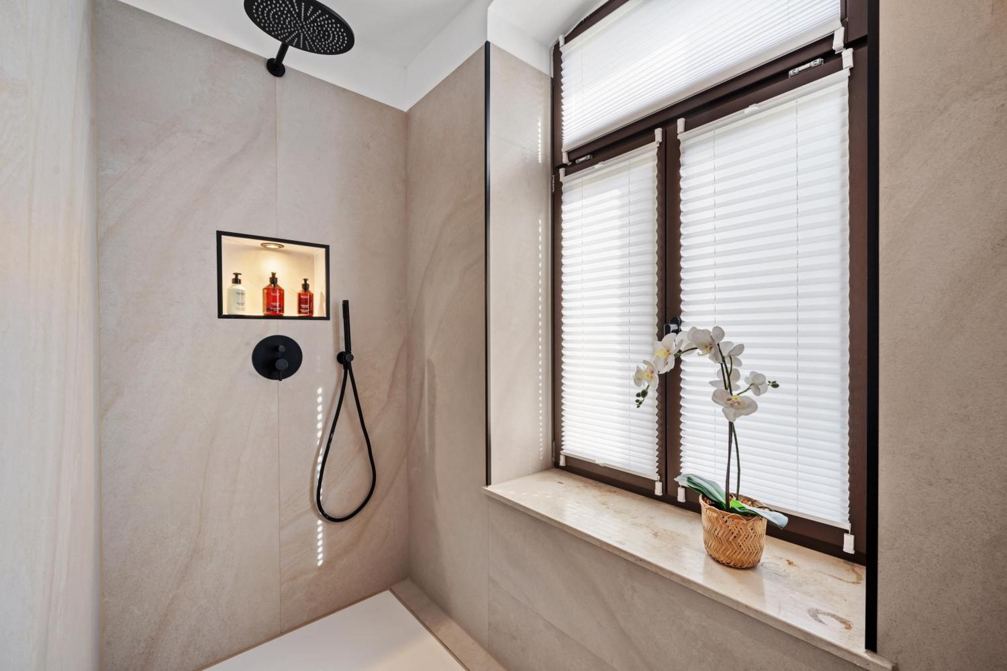 Edler Wohnraum Schlossteich-Suite 3 Sz Mit Zwei Balkonen, Kaffeevollautomat, Kamin, Klima, Lift & Zwei Parkplaetzen Chemnitz Eksteriør bilde